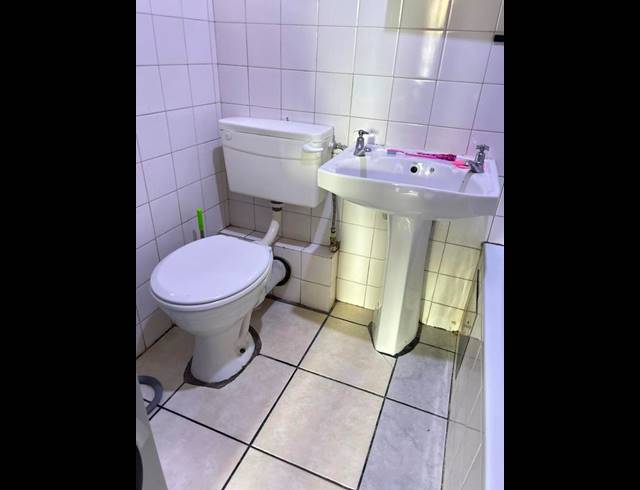 2 BEDROOM APARTMENT FOR SALE IN SUNNYSIDE